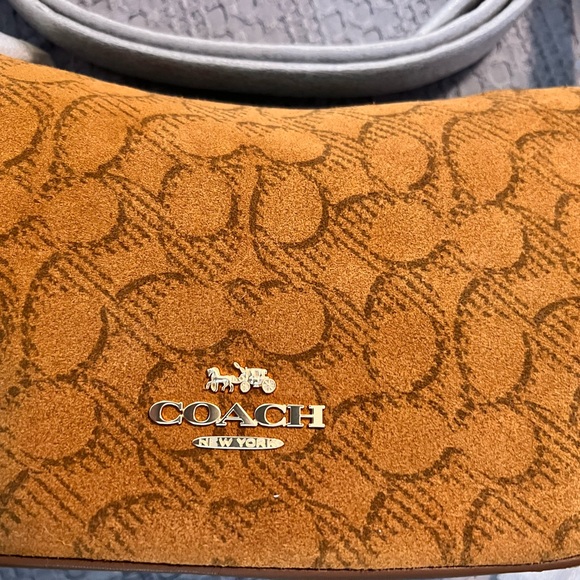 Coach Kailey Shoulder Bag
In Signature Suede - Picture 12 of 14